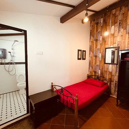 New Great Shanghai Female Hostel Джорджтаун Екстер'єр фото